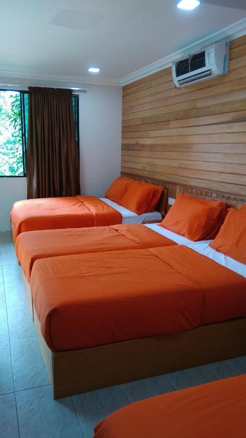 Naura Roomstay Kuala Tahan Exterior foto