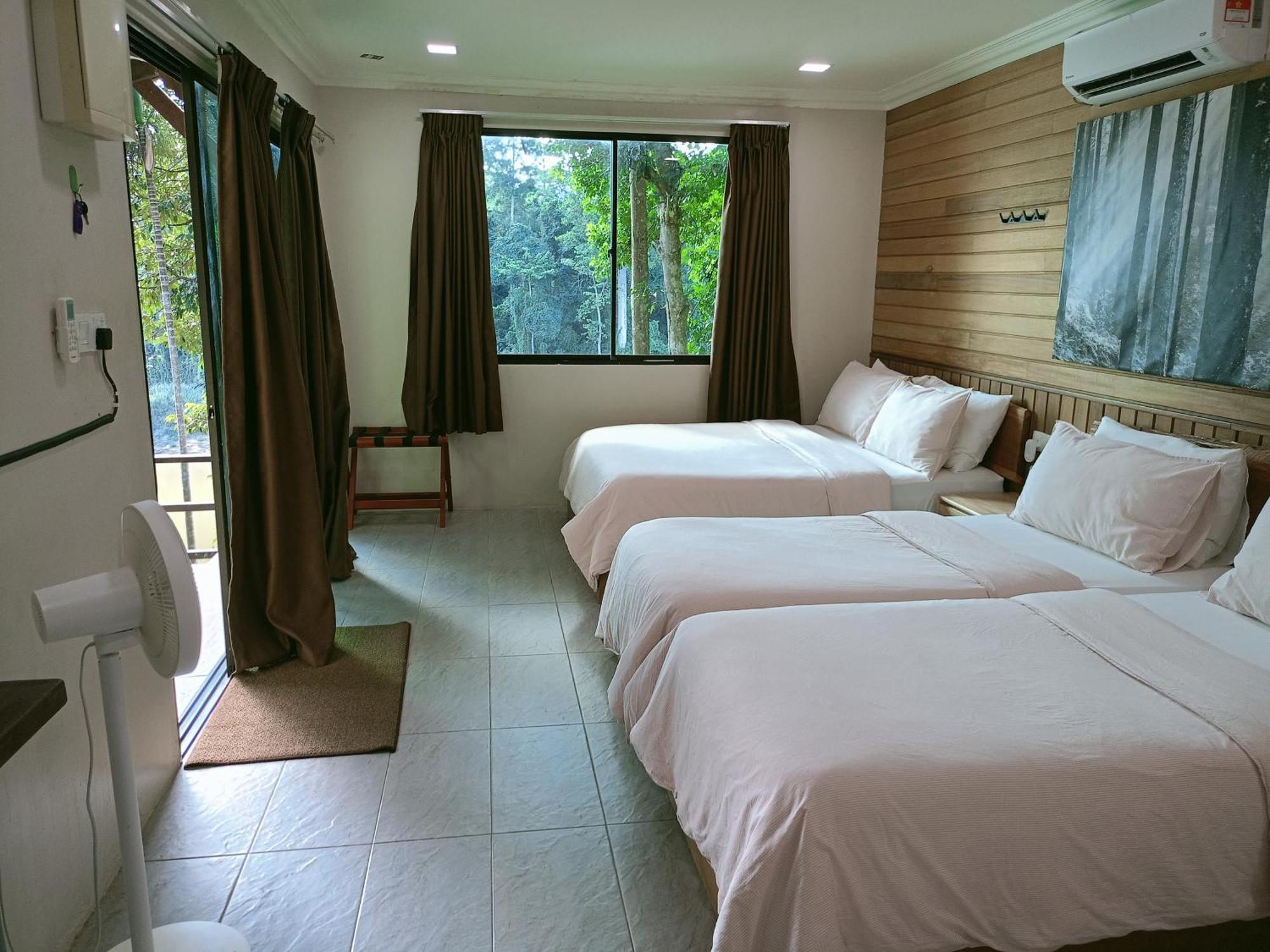 Naura Roomstay Kuala Tahan Exterior foto