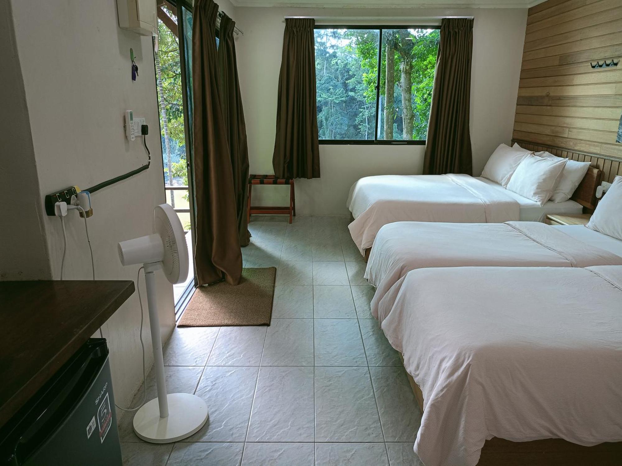Naura Roomstay Kuala Tahan Exterior foto